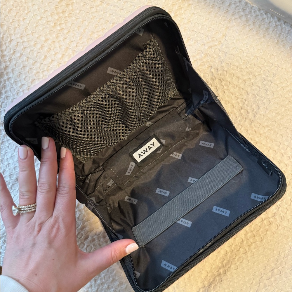 Away Mini Travel Case - Picture 4 of 6
